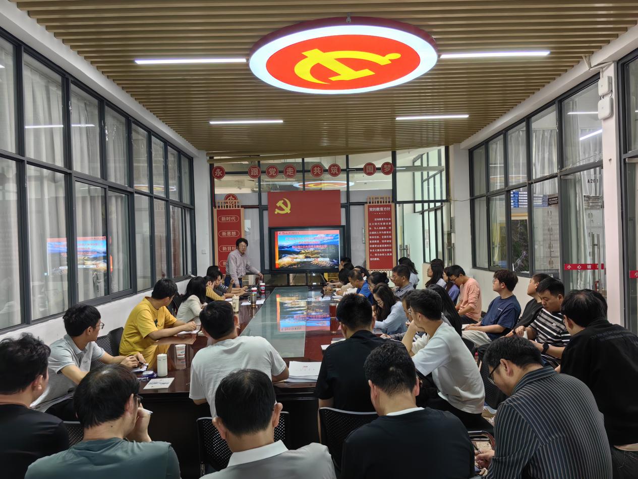 齐武福副校长到BEAT365英国官网讲授专题党课